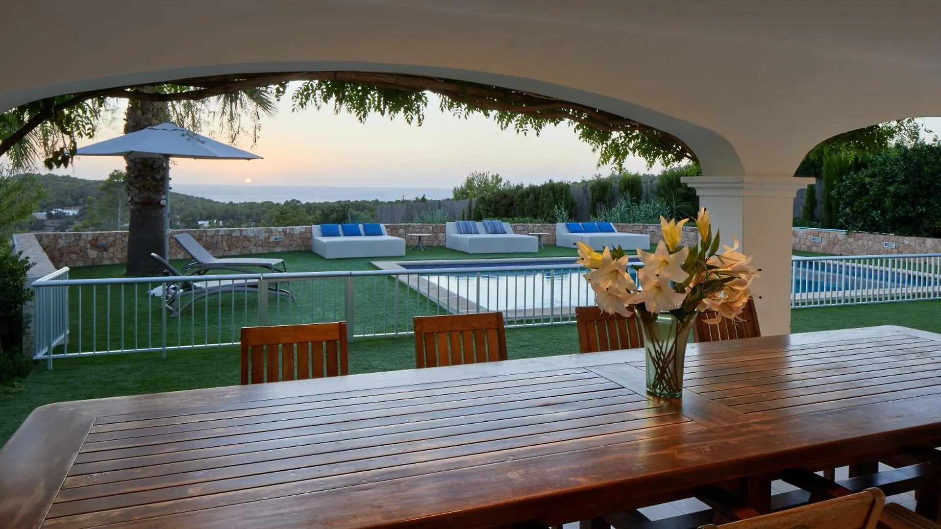 Villa Can Joan I - Fantastic Sunset Views And Family Friendly - San Antonio