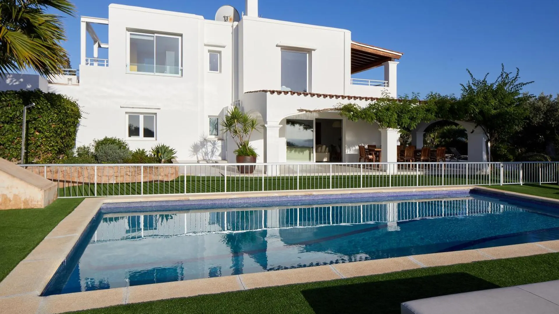 Villa Can Joan I - Fantastic Sunset Views And Family Friendly - San Antonio  Spain